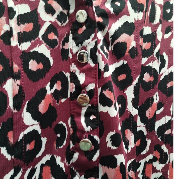 Wonderly Size 1X Burgandy Animal Print Leopard Cheetah Popover 3/4 Sleeves Top - Picture 3 of 6